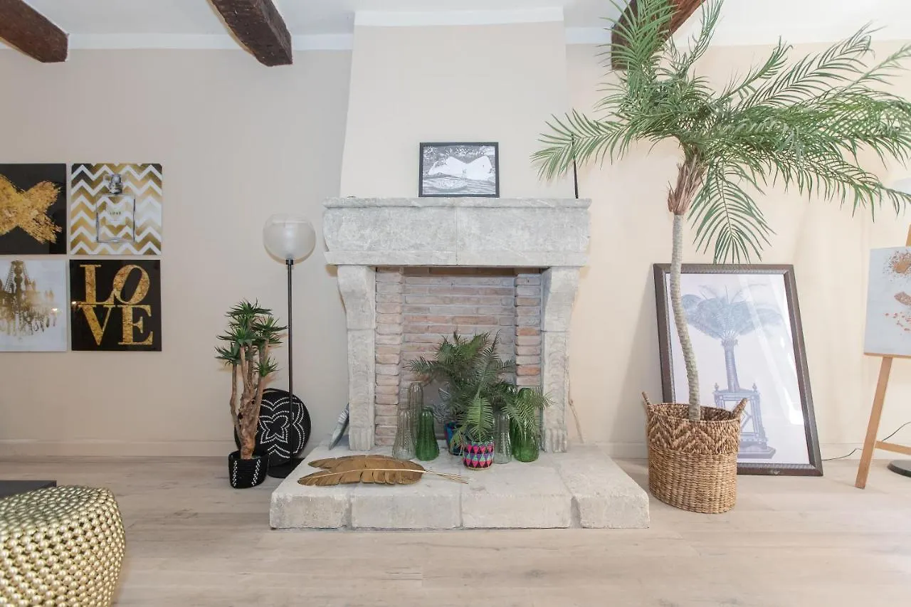 Rare: 110M² Climatises Avec Terrasse. 2 Chambres Saint-Tropez 0*,