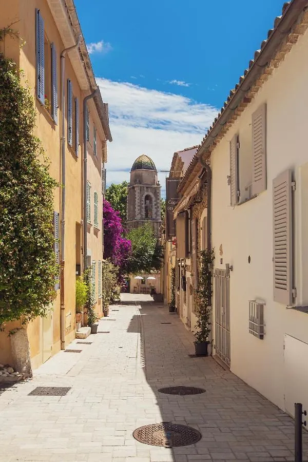 Rare: 110M² Climatises Avec Terrasse. 2 Chambres Saint-Tropez