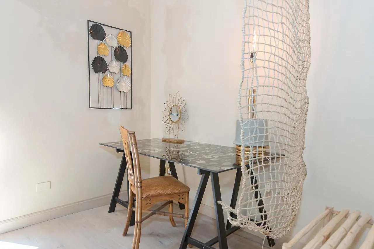 Rare: 110M² Climatises Avec Terrasse. 2 Chambres Saint-Tropez