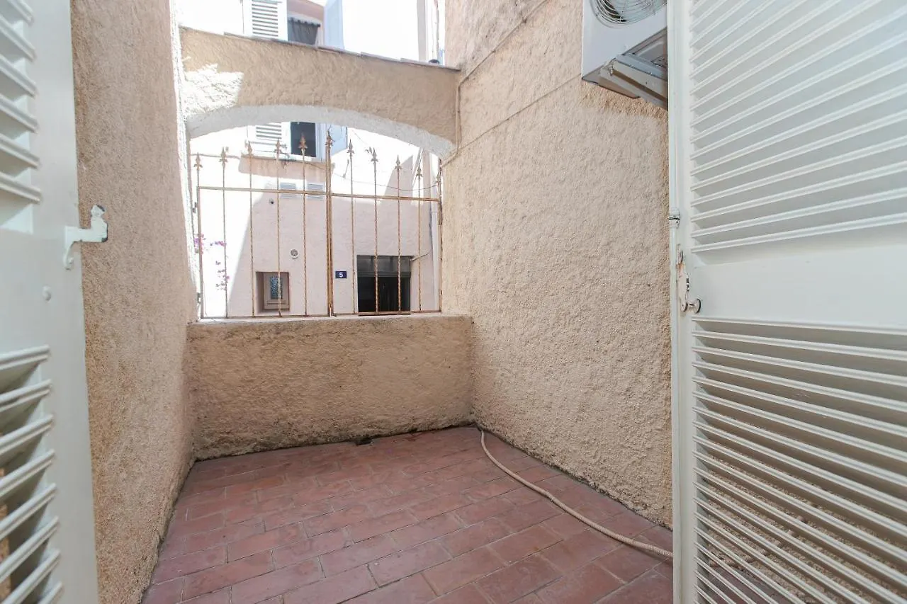 Rare: 110M² Climatises Avec Terrasse. 2 Chambres Saint-Tropez France