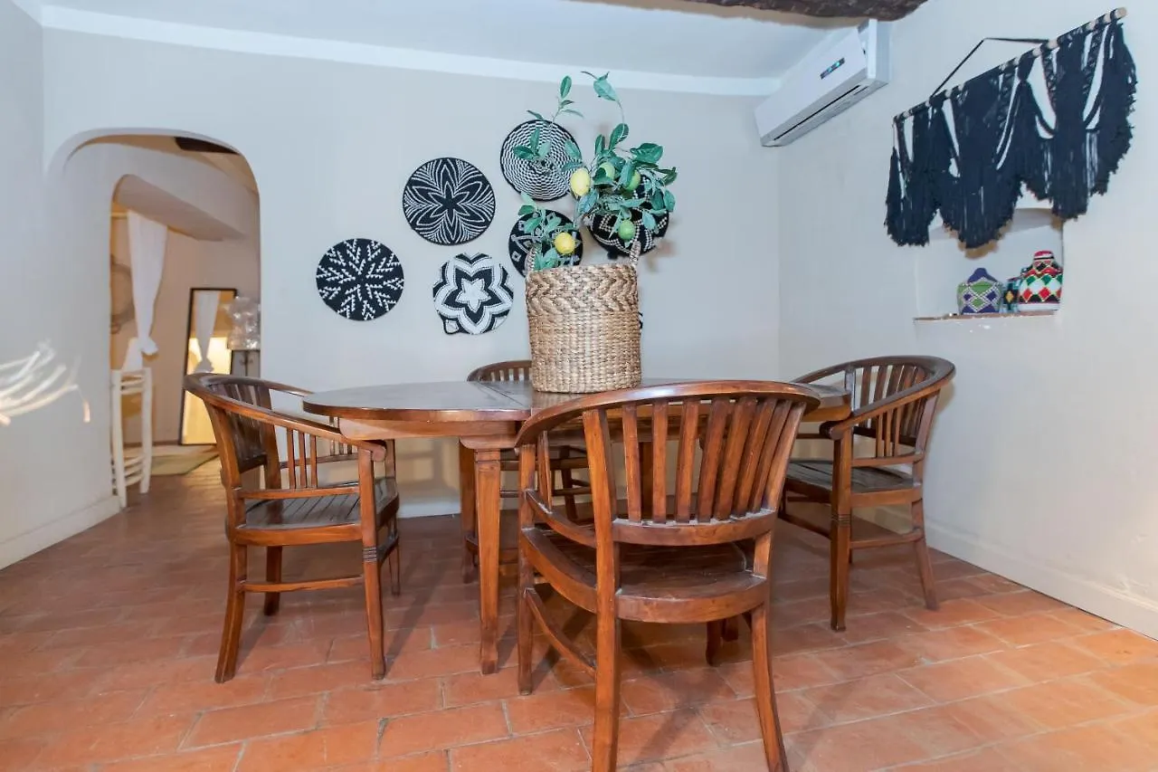 Rare: 110M² Climatises Avec Terrasse. 2 Chambres Saint-Tropez Apartment