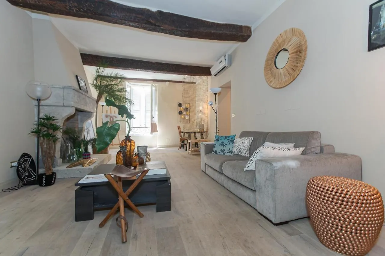 Rare: 110M² Climatises Avec Terrasse. 2 Chambres Saint-Tropez Apartment