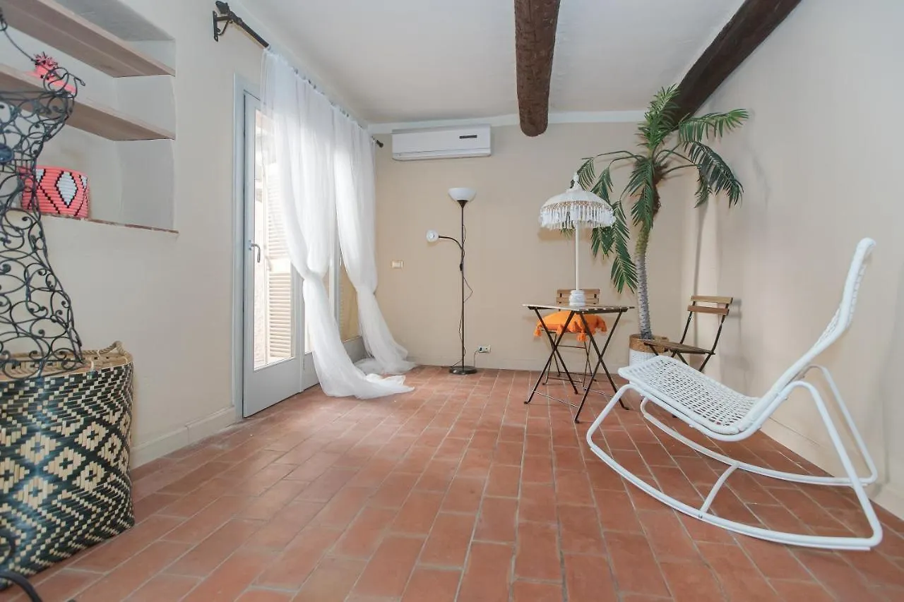 Rare: 110M² Climatises Avec Terrasse. 2 Chambres Saint-Tropez
